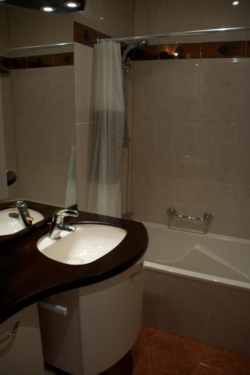 Hotel Restaurant Les Capucins 3*